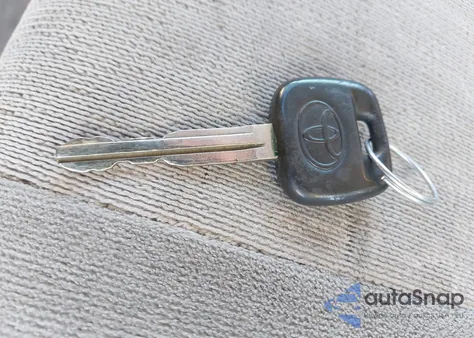 2004 Toyota Corolla Ce из США, поврежденный, VIN JTDBR32E742019468